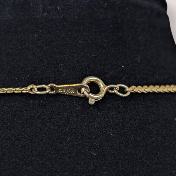 V. Avon White Shell Bolo Necklace - Picture 5 of 6